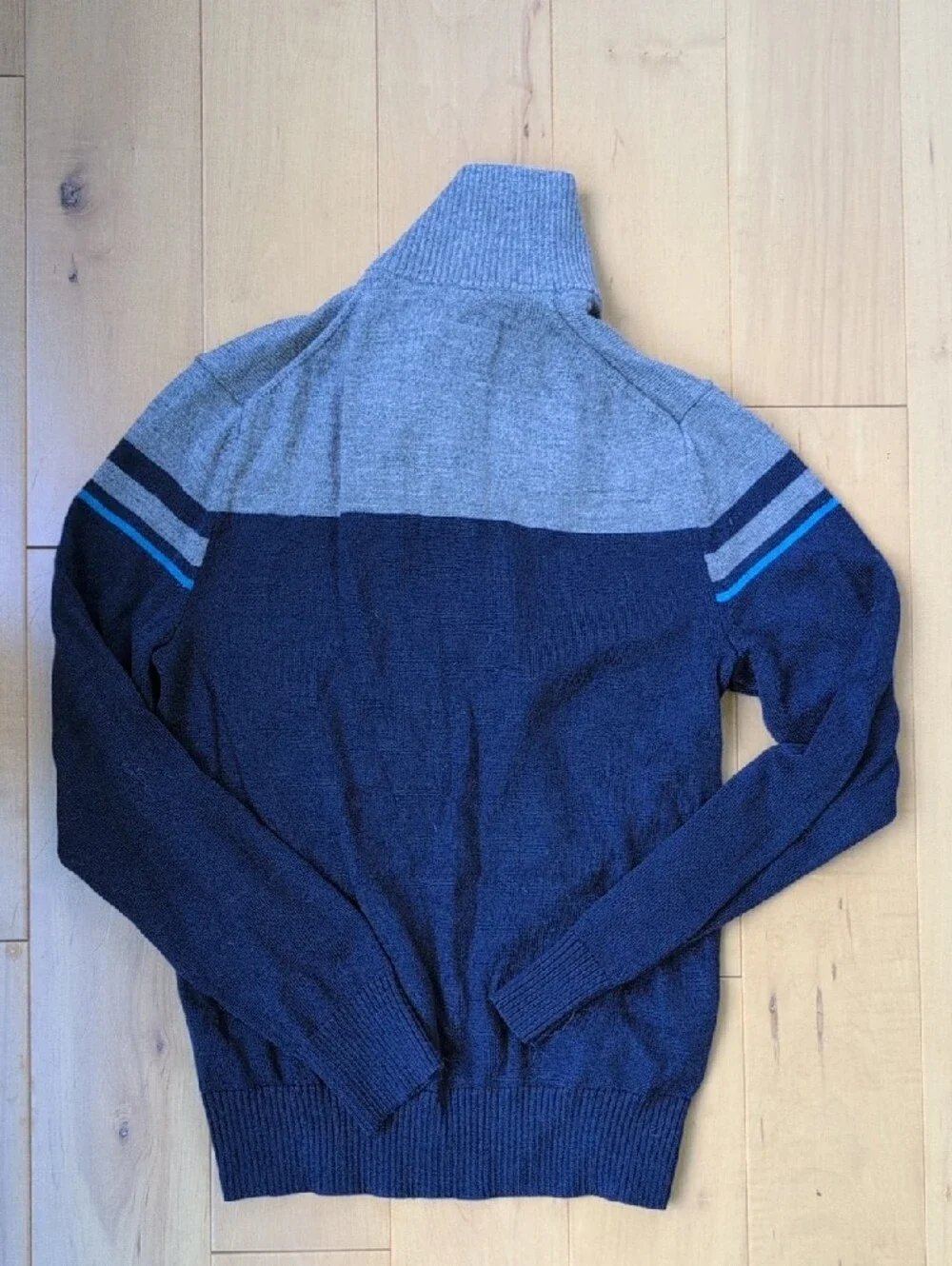 Banana Republic Navy and Light Gray Sweater with Teal Accent Stripes